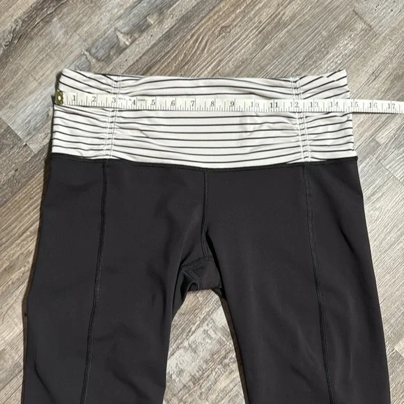 Lululemon Runday Crop Size 8 - Picture 12 of 15